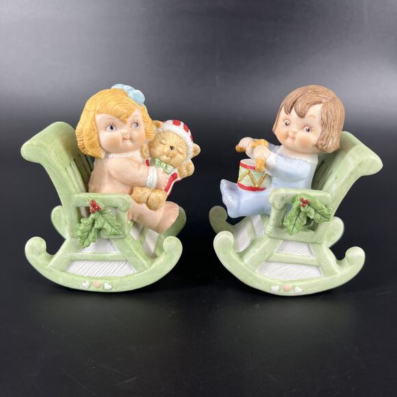 House of Global Art Figurines Dolly Dingle & Billy Bumps Christmas Rocking Chair - Picture 1 of 11